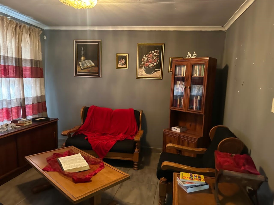 4 Bedroom Property for Sale in Oos Einde North West